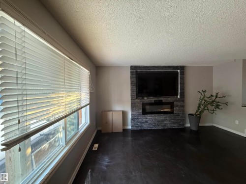 6007 5 Avenue, Edmonton, AB - Indoor