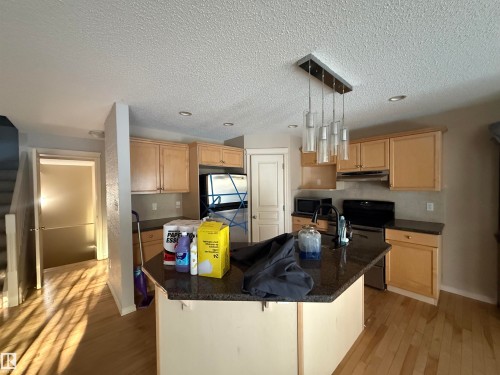 6007 5 Avenue, Edmonton, AB - Indoor Photo Showing Kitchen