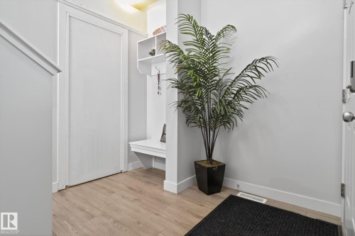 267 39 Ave, Edmonton, AB - Indoor Photo Showing Other Room