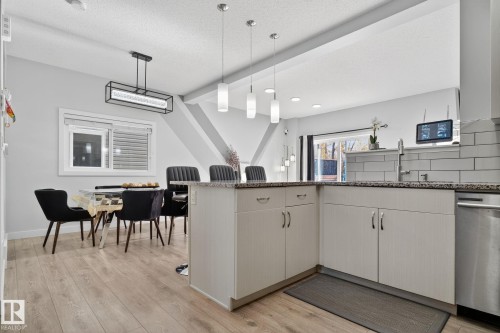 267 39 Ave, Edmonton, AB - Indoor Photo Showing Other Room