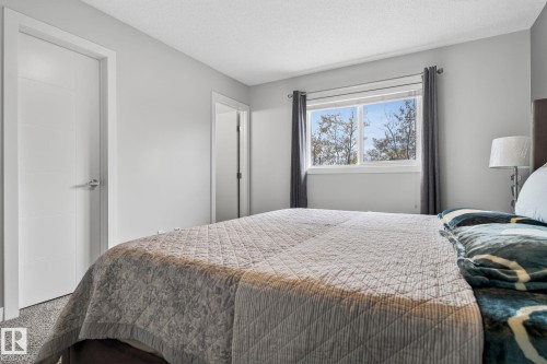 267 39 Ave, Edmonton, AB - Indoor Photo Showing Bedroom