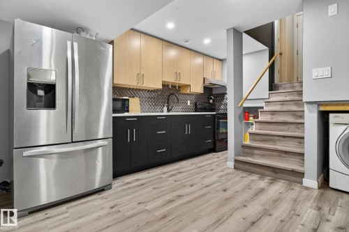 267 39 Ave, Edmonton, AB - Indoor