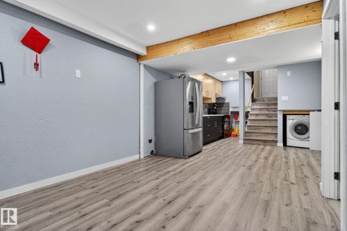 267 39 Ave, Edmonton, AB - Indoor