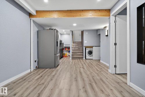 267 39 Ave, Edmonton, AB - Indoor