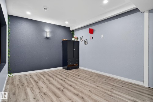 267 39 Ave, Edmonton, AB - Indoor Photo Showing Other Room