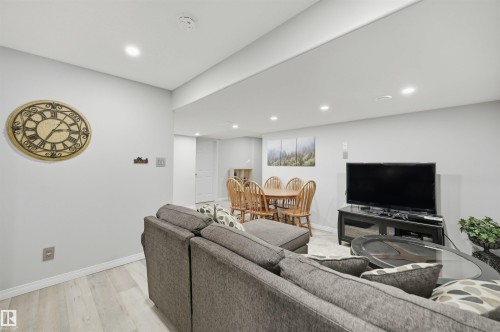 2311 Bailey Court, Edmonton, AB - Indoor