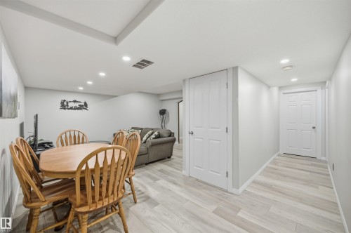 2311 Bailey Court, Edmonton, AB - Indoor