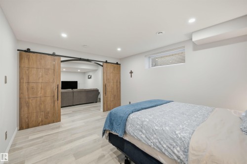 2311 Bailey Court, Edmonton, AB - Indoor