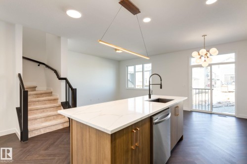 2128 Crossbill Lane, Edmonton, AB - Indoor Photo Showing Kitchen With Upgraded Kitchen