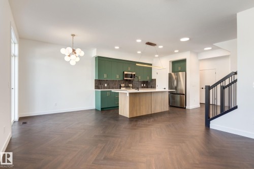 2128 Crossbill Lane, Edmonton, AB - Indoor Photo Showing Kitchen With Upgraded Kitchen