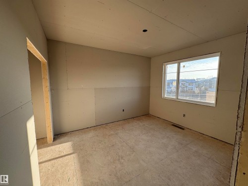 28 Harley Way, Spruce Grove, AB - Indoor Photo Showing Other Room