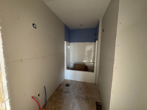 28 Harley Way, Spruce Grove, AB - Indoor Photo Showing Other Room