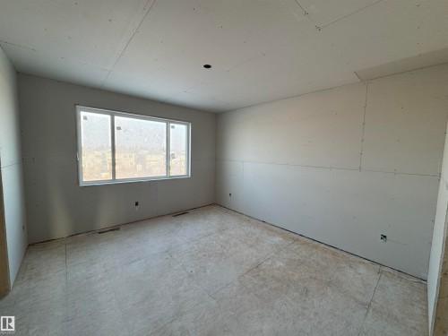 28 Harley Way, Spruce Grove, AB - Indoor Photo Showing Other Room