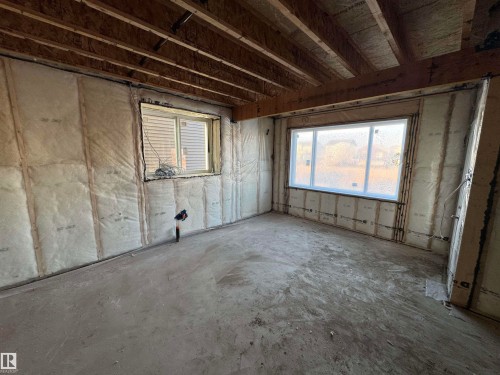 28 Harley Way, Spruce Grove, AB - Indoor Photo Showing Other Room