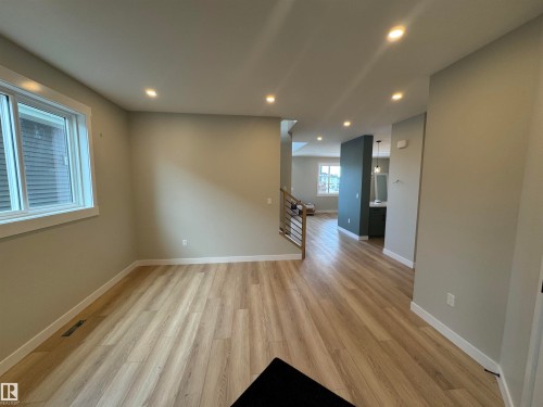 28 Harley Way, Spruce Grove, AB - Indoor Photo Showing Other Room