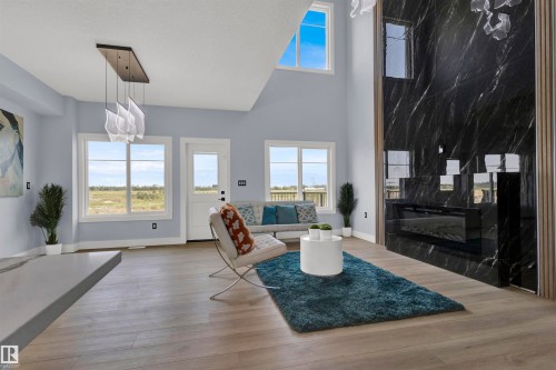 2020 155 Avenue, Edmonton, AB - Indoor