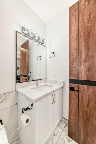 Bathroom with light marble finish flooring and vanity - 42 Elwyck Gate, Spruce Grove, AB - Indoor Photo Showing Bathroom