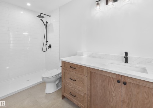 43 Westridge Road, Edmonton, AB - Indoor Photo Showing Bathroom