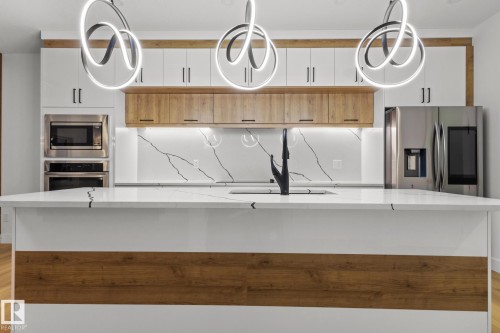 15417 20 Street, Edmonton, AB - Indoor Photo Showing Kitchen