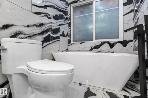 15417 20 Street, Edmonton, AB - Indoor Photo Showing Other Room