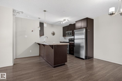 304 6084 Stanton Drive, Edmonton, AB - Indoor Photo Showing Kitchen