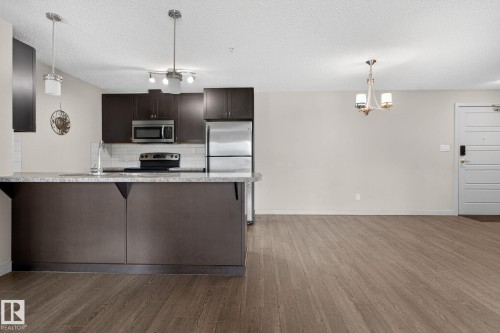 304 6084 Stanton Drive, Edmonton, AB - Indoor Photo Showing Kitchen