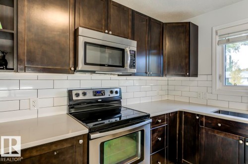 13619 122 Avenue, Edmonton, AB - Indoor Photo Showing Kitchen
