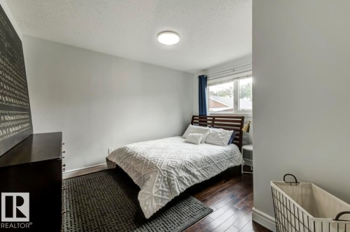 13619 122 Avenue, Edmonton, AB - Indoor Photo Showing Bedroom