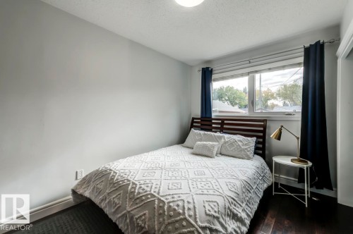 13619 122 Avenue, Edmonton, AB - Indoor Photo Showing Bedroom
