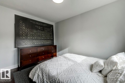 13619 122 Avenue, Edmonton, AB - Indoor Photo Showing Bedroom