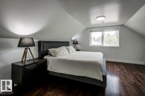 13619 122 Avenue, Edmonton, AB - Indoor Photo Showing Bedroom