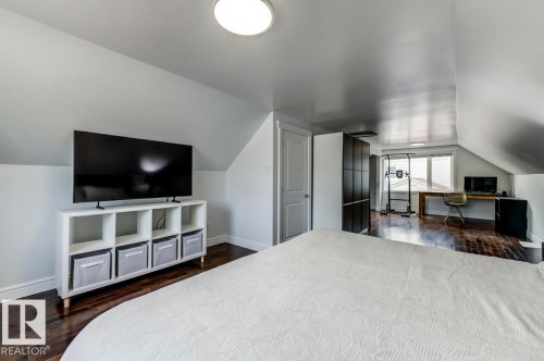 13619 122 Avenue, Edmonton, AB - Indoor Photo Showing Bedroom