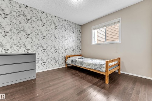 3320 27 Avenue, Edmonton, AB - Indoor Photo Showing Bedroom