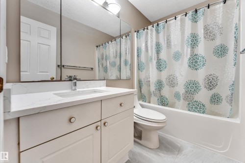 3320 27 Avenue, Edmonton, AB - Indoor Photo Showing Bathroom