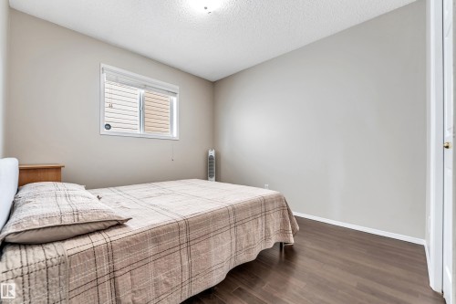3320 27 Avenue, Edmonton, AB - Indoor Photo Showing Bedroom