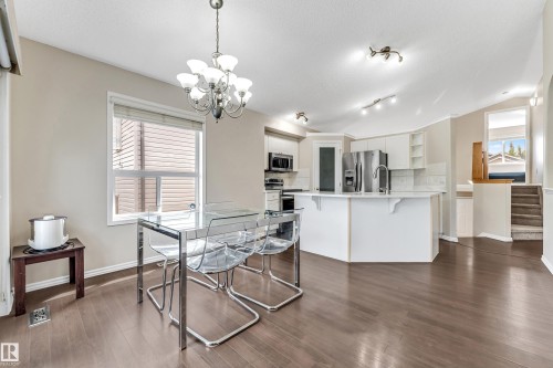 3320 27 Avenue, Edmonton, AB - Indoor Photo Showing Other Room