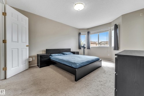 3320 27 Avenue, Edmonton, AB - Indoor Photo Showing Bedroom