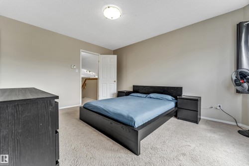 3320 27 Avenue, Edmonton, AB - Indoor Photo Showing Bedroom