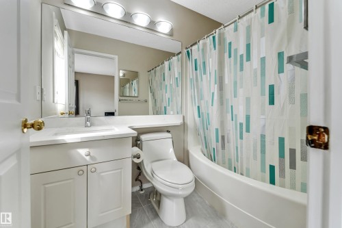 3320 27 Avenue, Edmonton, AB - Indoor Photo Showing Bathroom