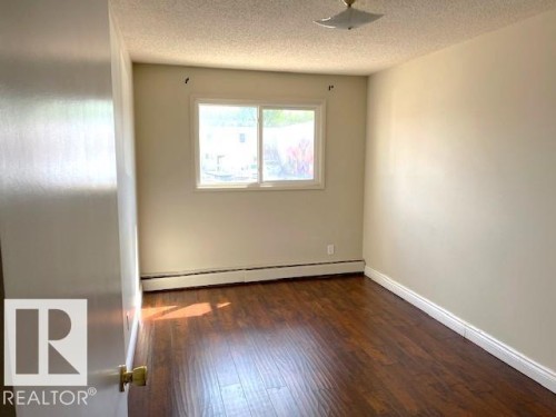 201 10149 83 Avenue, Edmonton, AB - Indoor Photo Showing Other Room