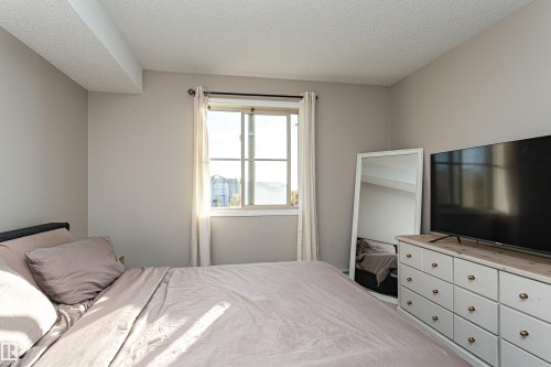 321 1070 Mcconachie Boulevard, Edmonton, AB - Indoor Photo Showing Bedroom