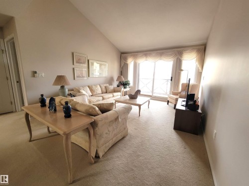 402 8942 156 Street, Edmonton, AB - Indoor Photo Showing Living Room