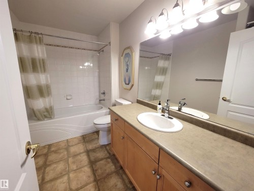 402 8942 156 Street, Edmonton, AB - Indoor Photo Showing Bathroom