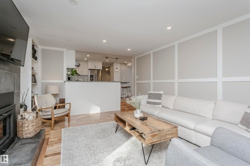 177 Wolf Willow Crescent Nw, Edmonton, AB - Indoor Photo Showing Living Room With Fireplace