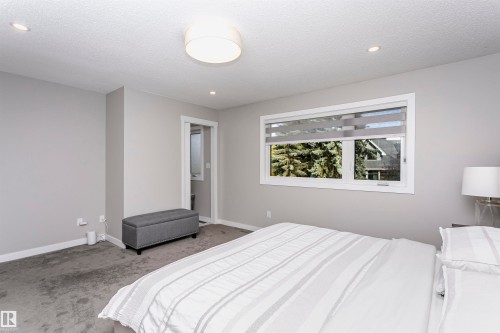 177 Wolf Willow Crescent Nw, Edmonton, AB - Indoor Photo Showing Bedroom