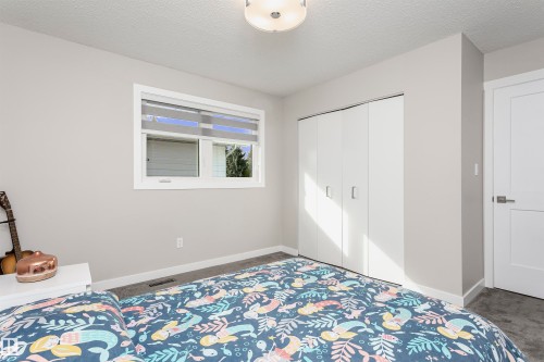 177 Wolf Willow Crescent Nw, Edmonton, AB - Indoor Photo Showing Bedroom