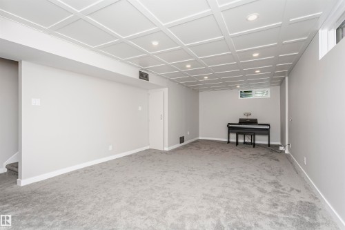 177 Wolf Willow Crescent Nw, Edmonton, AB - Indoor Photo Showing Other Room