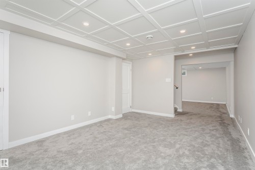 177 Wolf Willow Crescent Nw, Edmonton, AB - Indoor Photo Showing Other Room