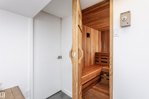 177 Wolf Willow Crescent Nw, Edmonton, AB - Indoor Photo Showing Other Room