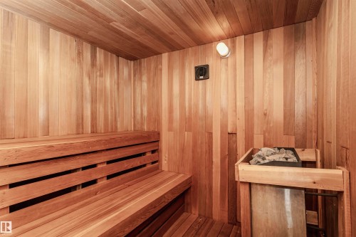 177 Wolf Willow Crescent Nw, Edmonton, AB - Indoor Photo Showing Other Room